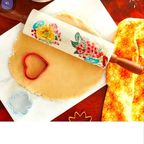 Pioneer Woman rolling pin, Fancy Flourish, acacia wood New Arrival, Gift Idea 🌺 - Picture 1 of 5